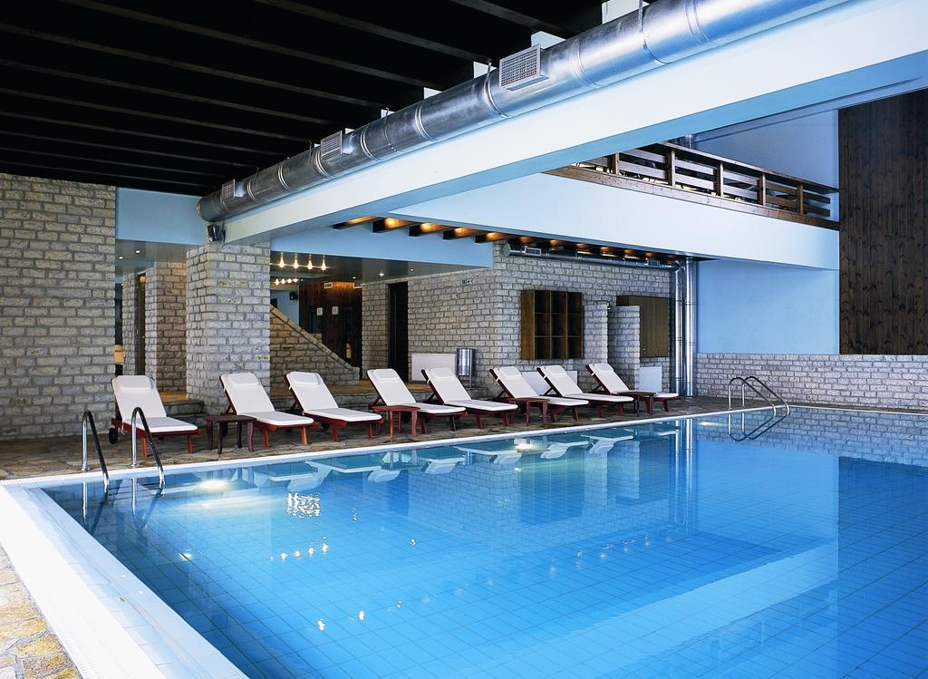 Avaris Hotel Karpenísion Extérieur photo