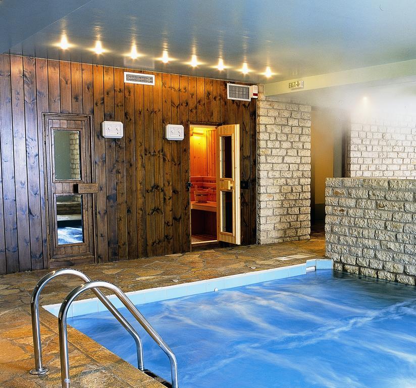 Avaris Hotel Karpenísion Extérieur photo