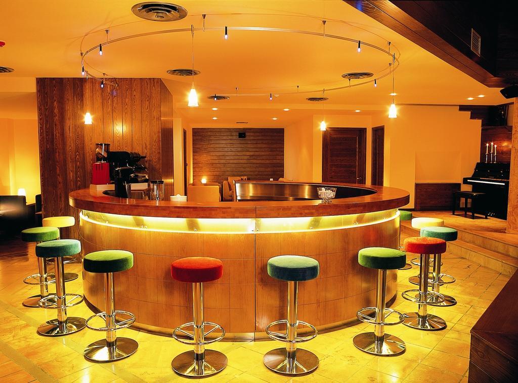 Avaris Hotel Karpenísion Extérieur photo