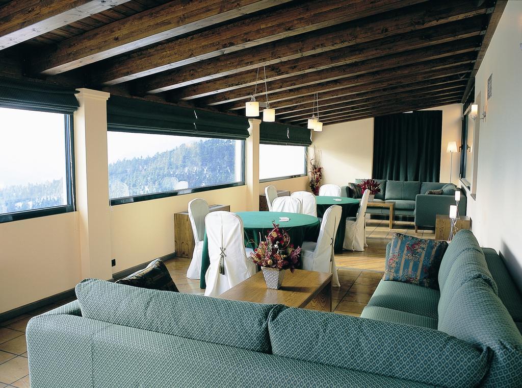 Avaris Hotel Karpenísion Extérieur photo