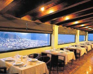 Avaris Hotel Karpenísion Extérieur photo