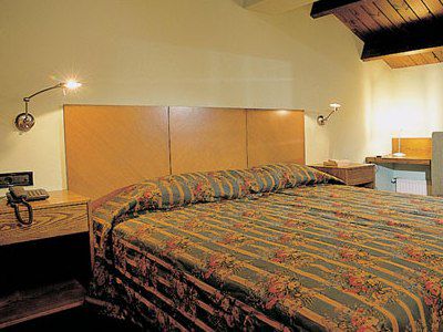 Avaris Hotel Karpenísion Extérieur photo